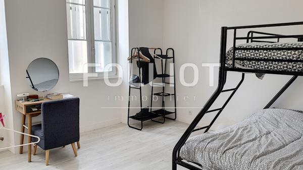 A LOUER - A 2 min du centre de VIRE - APPARTEMENT TYPE T3 REFAIT A NEUF AU REZ-DE-CHAUSSÉE