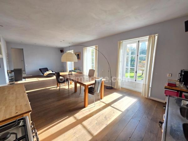 GROS POTENTIEL POUR CETTE TRES BELLE PROPRIETE DE 19HA AVEC CHATEAU ET BATIMENT DE + DE 1200 M²