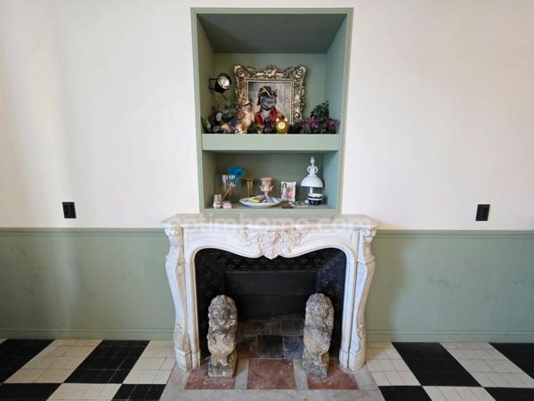 GROS POTENTIEL POUR CETTE TRES BELLE PROPRIETE DE 19HA AVEC CHATEAU ET BATIMENT DE + DE 1200 M²