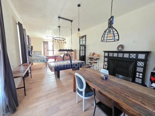 GROS POTENTIEL POUR CETTE TRES BELLE PROPRIETE DE 19HA AVEC CHATEAU ET BATIMENT DE + DE 1200 M²
