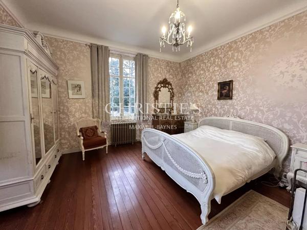 Region Saint-Emilion- Élégant château familial, facile à gérer