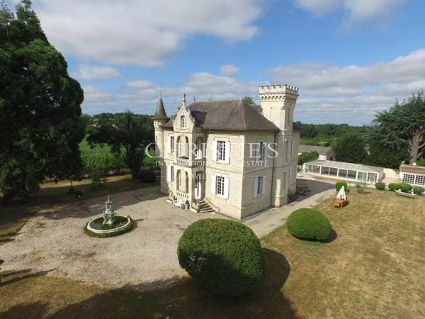 Region Saint-Emilion- Élégant château familial, facile à gérer