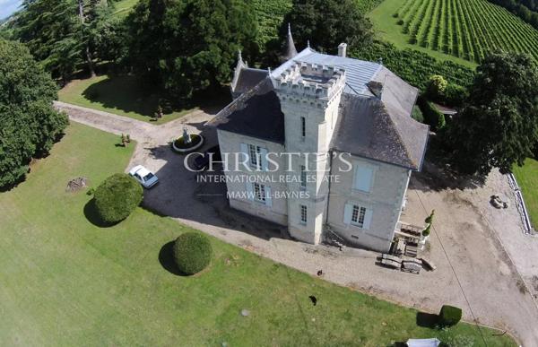 Region Saint-Emilion- Élégant château familial, facile à gérer