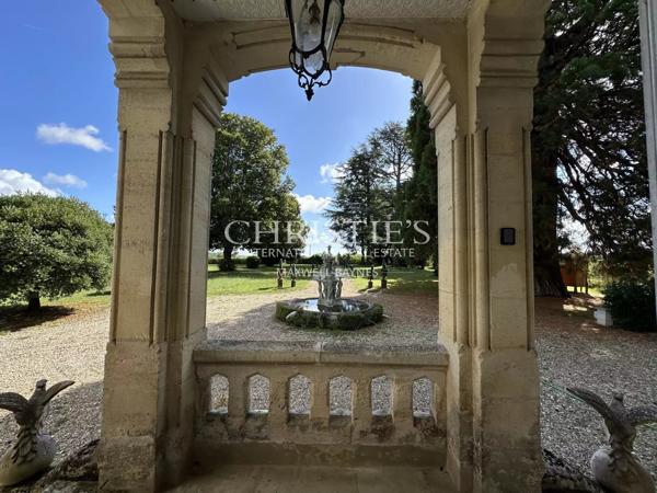 Region Saint-Emilion- Élégant château familial, facile à gérer