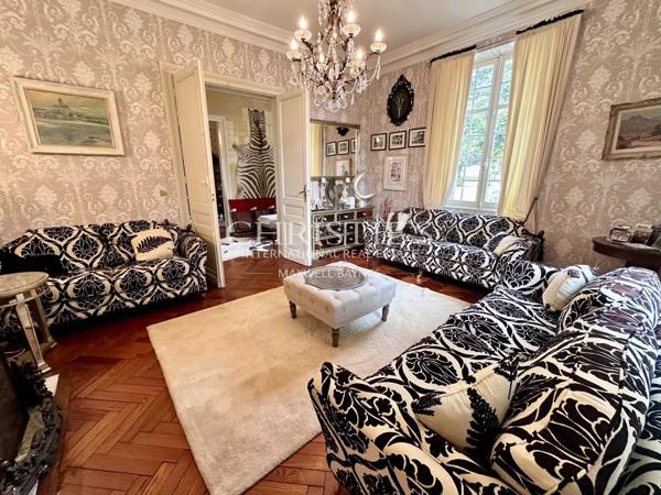 Region Saint-Emilion- Élégant château familial, facile à gérer