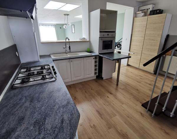 BELLE MAISON DE VILLE MITOYENNE RENOVEE 4 CHAMBRES JARDIN