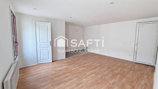 Maison de ville récente, 2 chambres...