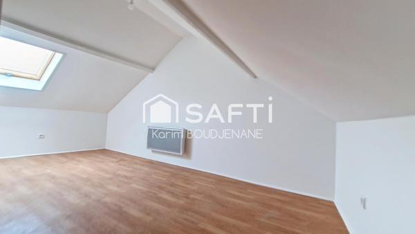 Maison de ville récente, 2 chambres...