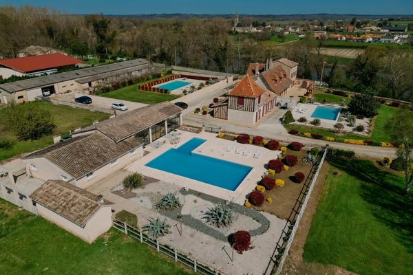 Manoir unique datant du 18ème siècle avec annexe pour invités et 2 gîtes