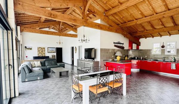 Manoir unique datant du 18ème siècle avec annexe pour invités et 2 gîtes