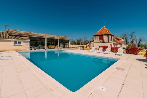 Manoir unique datant du 18ème siècle avec annexe pour invités et 2 gîtes