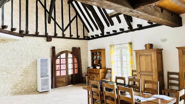 Manoir unique datant du 18ème siècle avec annexe pour invités et 2 gîtes
