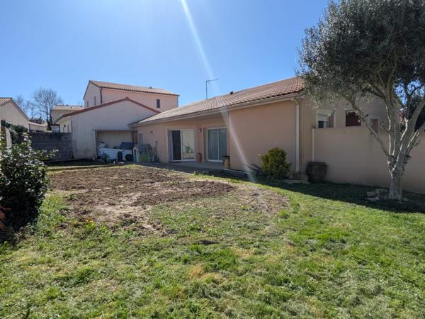 CHOLET RESIDENTIEL, BELLE MAISON PLAIN PIED avec 4 CHAMBRES