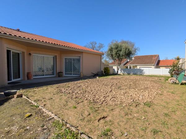 CHOLET RESIDENTIEL, BELLE MAISON PLAIN PIED avec 4 CHAMBRES