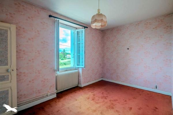 Maison à vendre 164 300 € Chasseneuil-sur-Bonnieure 6 p 140 m² DPE F