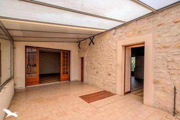 Maison à vendre 164 300 € Chasseneuil-sur-Bonnieure 6 p 140 m² DPE F