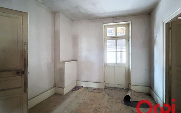 Maison à vendre    1 pièce •  Vallon-en-Sully