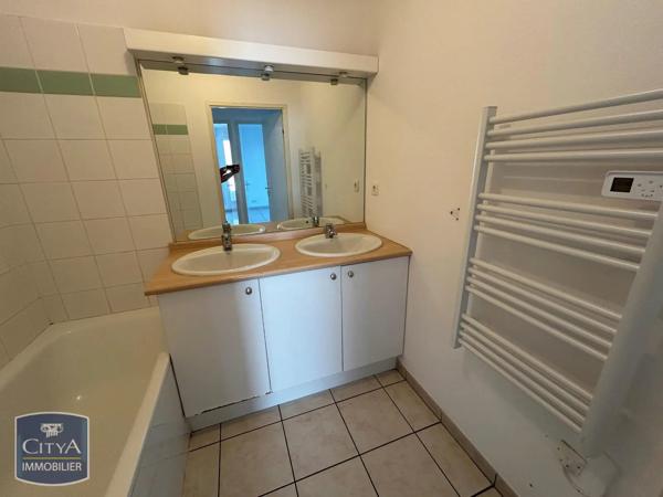 Appartement à louer 4 pièces 79m² Tours (37200)
