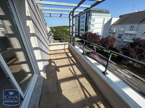 Appartement à louer 4 pièces 79m² Tours (37200)