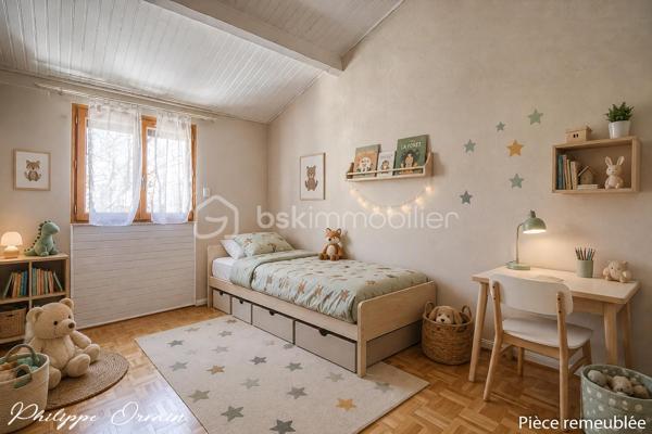 🏠 Maison en pignon – 110 m² – Louvres (95380)

Description du bien :
Dans un environnement résidentiel calme et agréable de Louvres, découvrez cette maison de 110 m², idéale pour une famille.

Le bien se compose de :
Une entrée
Une cuisine indépendante et entièrement équipée dont lave-vaisselle et Frigo ( moins d'un an )
Un salon/séjour donnant sur la véranda
4 chambres
1 salle de bains
WC
1 cellier
Un double garage

🌳 Extérieur & environnement :
Terrain clos d'une surface de 81 m²
Pas de vis à vis
Jardin/terrasse
Stationnement facile (garage et place de parking)

✅ Les + :
Toiture refaite
Tableau électrique neuf
Chaudière à condensation de 2021
Adoucisseur d'eau
Fenêtres PVC double vitrage
Volets électrique

Secteur calme et résidentiel
Le tout sur un terrain fonctionnel, proche des écoles, commerces et transports (RER D, accès rapide A1/A3).
Fort potentiel !

📞 Contactez-moi pour organiser une visite !
