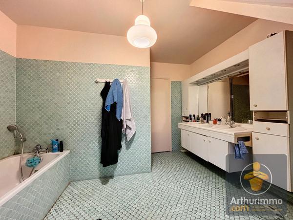 Vente                                                      Appartement
                        
                     4 pièces                      65 m2                     à Yerres