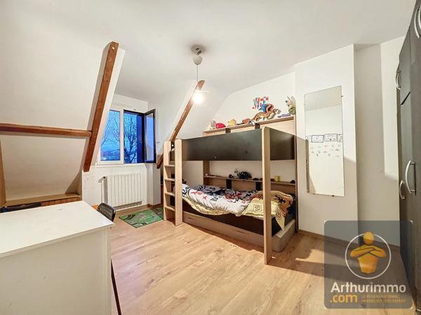 Vente                                                      Appartement
                        
                     4 pièces                      65 m2                     à Yerres