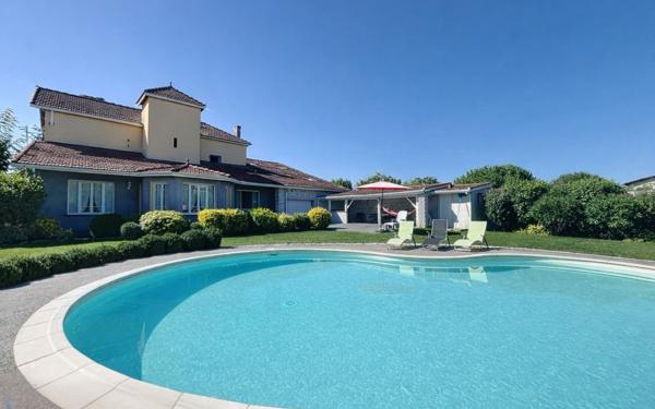 Maison à vendre    10 pièces • 390 m2 Cazères