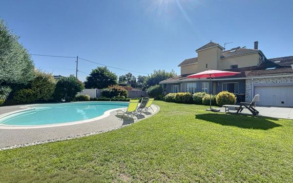 Maison à vendre    10 pièces • 390 m2 Cazères