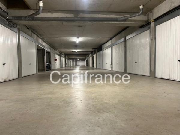 Magnifique T4 récent en étage élevé - garage possible, ANNECY centre ville (74)