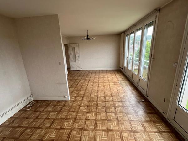Appartement à 2 pas du centre ville de Bar-le-Duc avec garage et vue dégagée