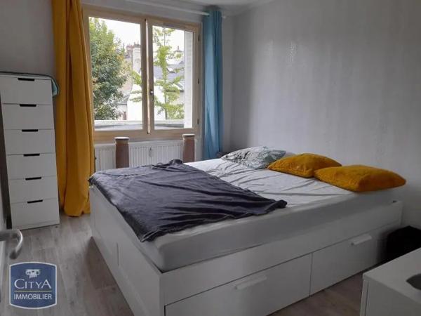 Appartement à louer 3 pièces 56.85m² Orléans (45000)