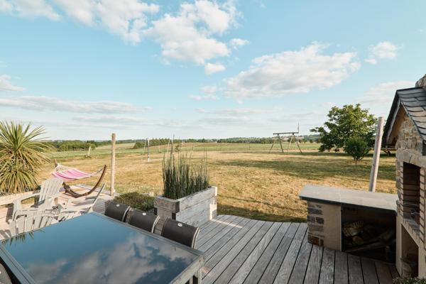 Longère rénovée de 175 m2, 2046 m² de terrain à seulement 15 mn de Vitré et Fougères