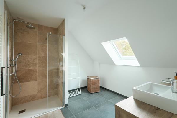 Longère rénovée de 175 m2, 2046 m² de terrain à seulement 15 mn de Vitré et Fougères