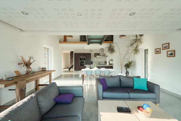 Longère rénovée de 175 m2, 2046 m² de terrain à seulement 15 mn de Vitré et Fougères