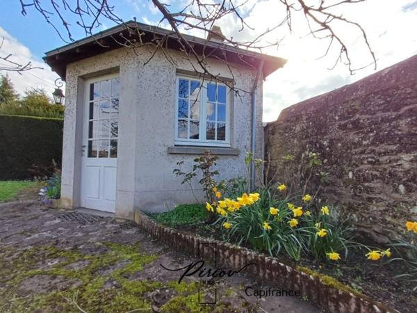 Pavillon, plein pied, 5 chambres, 2 salles de bains, sous sol complet