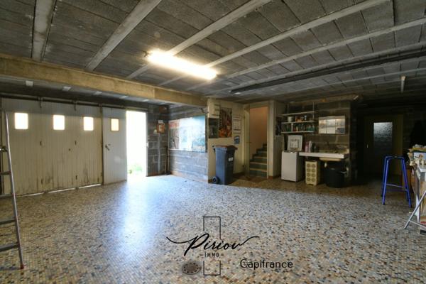 Pavillon, plein pied, 5 chambres, 2 salles de bains, sous sol complet