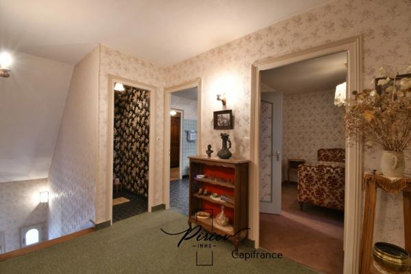 Pavillon, plein pied, 5 chambres, 2 salles de bains, sous sol complet