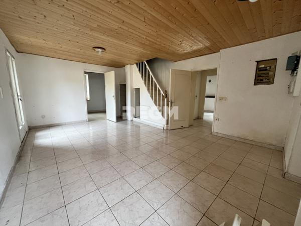 Beaugency (45190) SECTEUR MER : Maison de village à 10min de MER!!