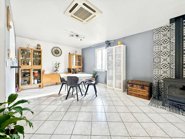 La Fare-les-Oliviers (13580) Coup de cœur ! Maison T4 de plain-pied avec piscine et garage double – La Fare-les-Oliviers