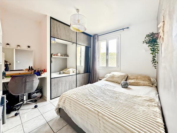 La Fare-les-Oliviers (13580) Coup de cœur ! Maison T4 de plain-pied avec piscine et garage double – La Fare-les-Oliviers