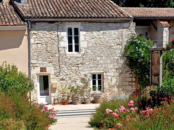 Maison de village en pierre entièrement rénovée avec 3/4 chambres