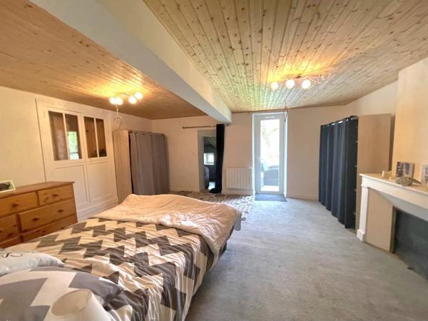 Maison de village en pierre entièrement rénovée avec 3/4 chambres