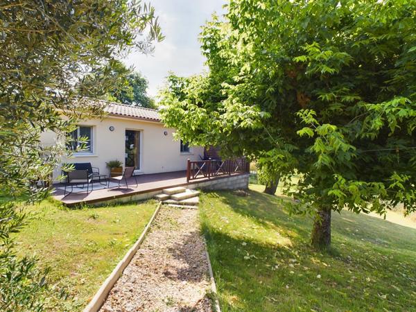 Charmante propriété en pierre avec maison d'amis, lac et vue panoramique près de Bergerac