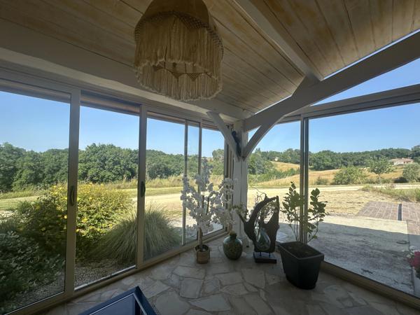 Charmante propriété en pierre avec maison d'amis, lac et vue panoramique près de Bergerac