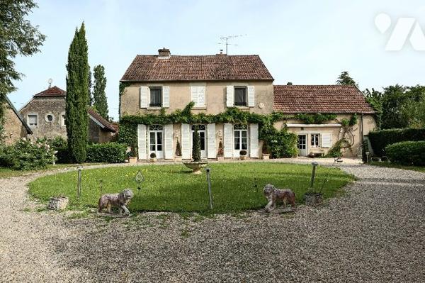JALLERANGE – Élégante propriété de caractère avec 3 logements et parc de 6 055 m²