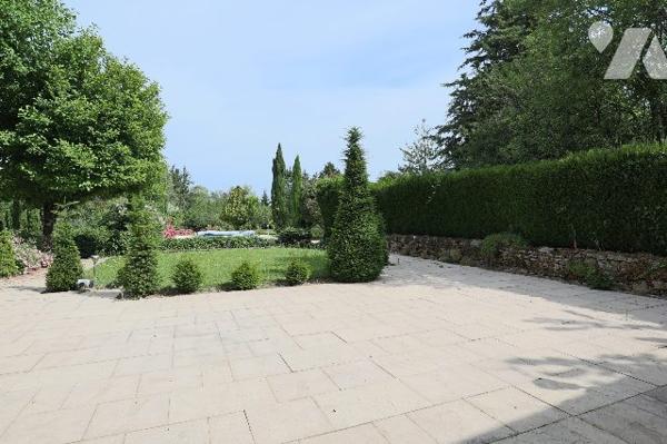 JALLERANGE – Élégante propriété de caractère avec 3 logements et parc de 6 055 m²