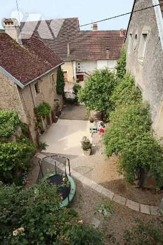 JALLERANGE – Élégante propriété de caractère avec 3 logements et parc de 6 055 m²