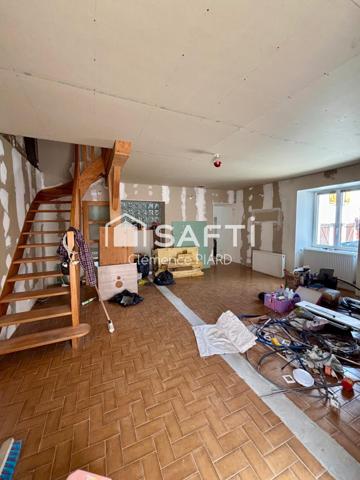 Charmante maison rénovée d’environ 135 m², répartie sur trois niveaux - Leschères