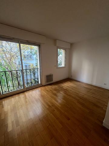 Appartement Paris 1 pièce(s) 26.80 m2