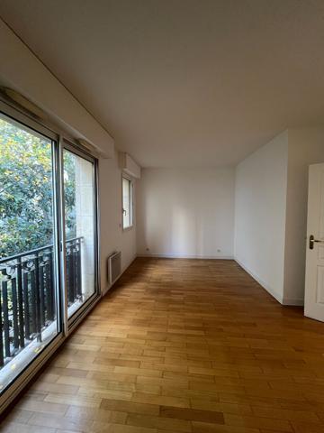 Appartement Paris 1 pièce(s) 26.80 m2